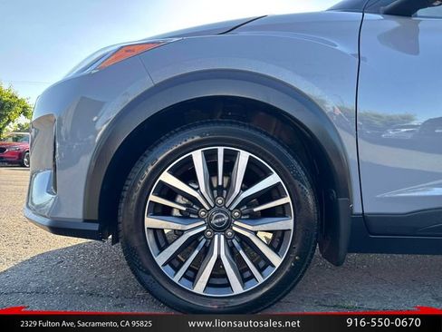 Used 2024 Nissan Kicks SV FWD image 10