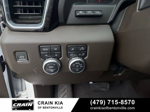 Used 2024 GMC Sierra 3500 Denali w/ Denali Reserve Package AWD/4WD image 12