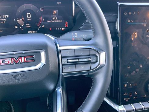 Used 2025 GMC Acadia Elevation FWD image 19