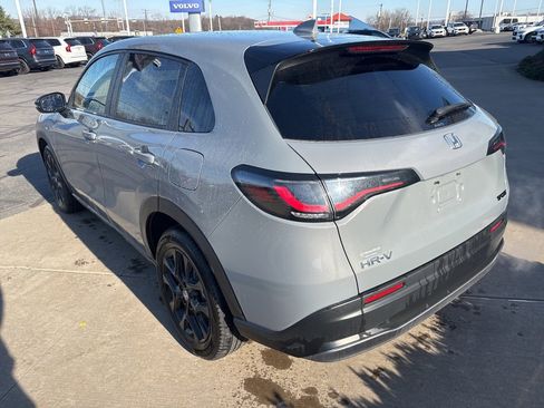 Used 2024 Honda HR-V Sport image 7