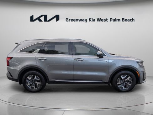 Certified 2024 Kia Sorento EX FWD image 8