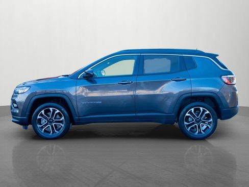 Used 2023 Jeep Compass Limited image 4