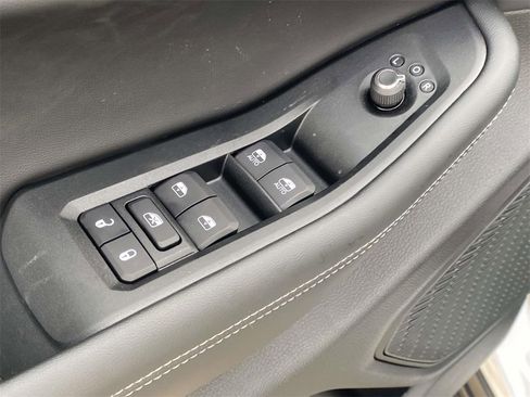 New 2025 Jeep Grand Cherokee Laredo image 15