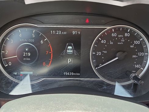 Used 2025 Nissan Versa SV FWD image 26