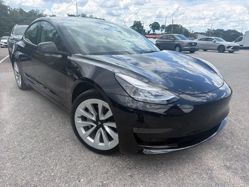 Used 2022 Tesla Model 3 Standard Range RWD image 6