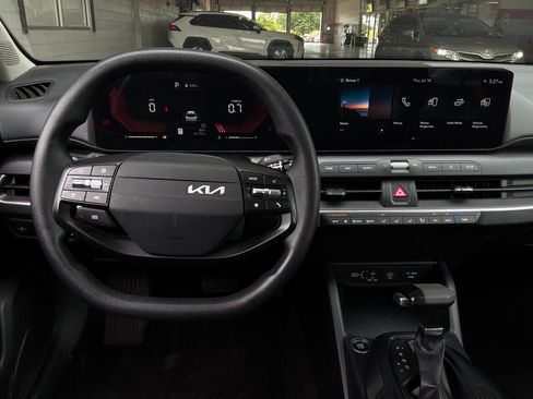 Used 2025 Kia K4 FWD image 13