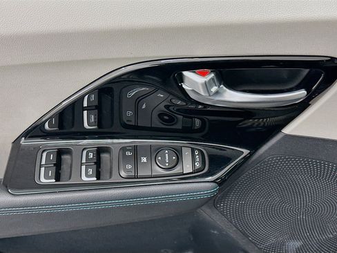 Used 2020 Kia Niro EX image 15
