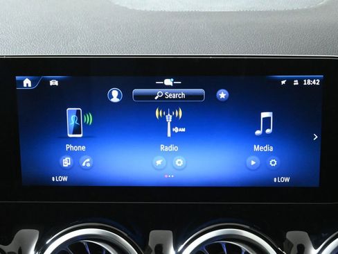 New 2025 Mercedes-Benz GLA 250 4MATIC image 17