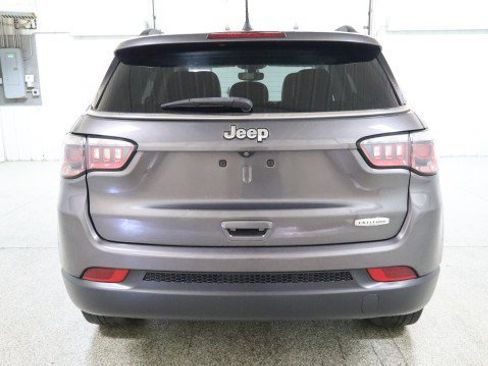 Used 2019 Jeep Compass Latitude w/ Popular Equipment Group FWD image 8