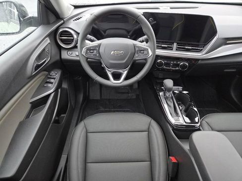 New 2026 Chevrolet Trax ACTIV w/ Sunroof Package image 31