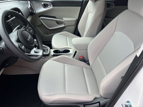 New 2025 Kia Soul LX w/ LX Technology Package image 15