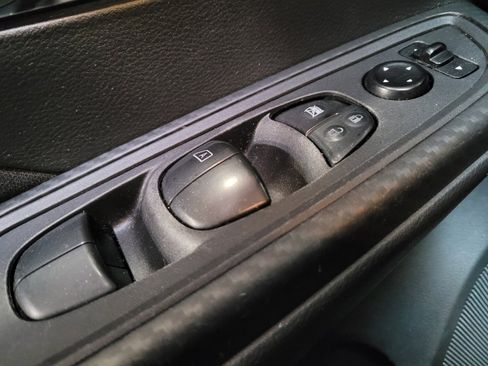 Used 2021 Nissan Versa SV image 27