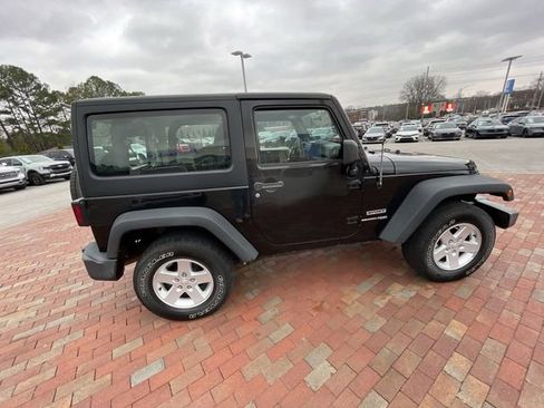 Used 2018 Jeep Wrangler Sport image 15