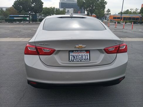 Used 2016 Chevrolet Malibu LT w/ Driver Confidence Package image 8