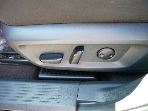 Certified 2023 Nissan Rogue SV AWD/4WD image 15