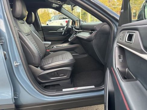 Certified 2025 Ford Explorer ST-Line image 18