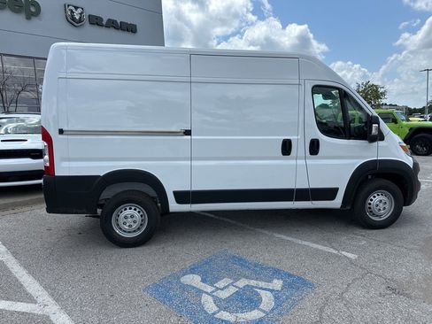 New 2025 RAM ProMaster 2500 w/ Convenience Group image 34