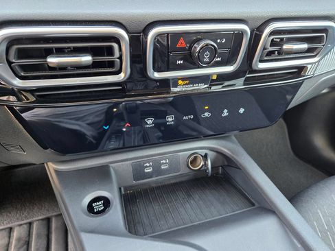 Used 2026 Nissan Sentra SV w/ Floor Mat Package FWD image 26