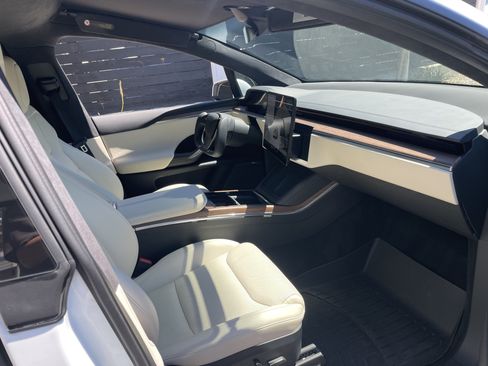 Used 2022 Tesla Model X AWD/4WD image 4
