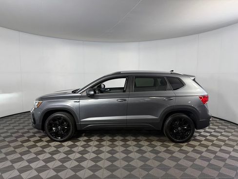 Used 2024 Volkswagen Taos SE FWD image 11