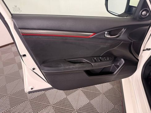 Used 2018 Honda Civic Type R image 16