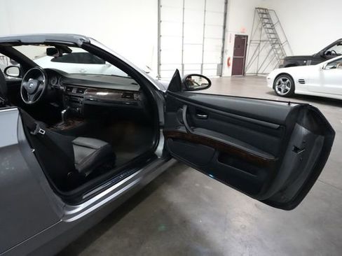Used 2009 BMW 328i Convertible RWD image 25