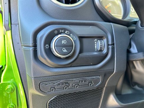 New 2025 Jeep Gladiator High Tide image 31