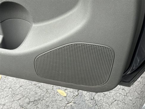 Certified 2019 Nissan Frontier SV image 32