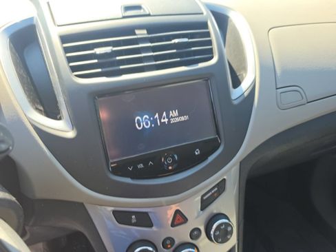 Used 2016 Chevrolet Trax LT FWD image 17