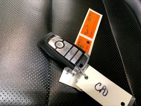 Used 2022 Ford Escape Titanium w/ Class II Trailer Tow Package image 19