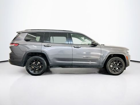 Used 2024 Jeep Grand Cherokee L Altitude image 10