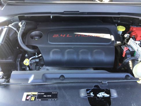 Used 2019 Jeep Compass Altitude AWD/4WD image 5