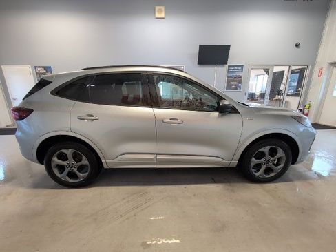 Used 2023 Ford Escape ST-Line image 6