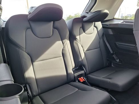 Used 2025 Volvo XC90 B6 Plus image 29