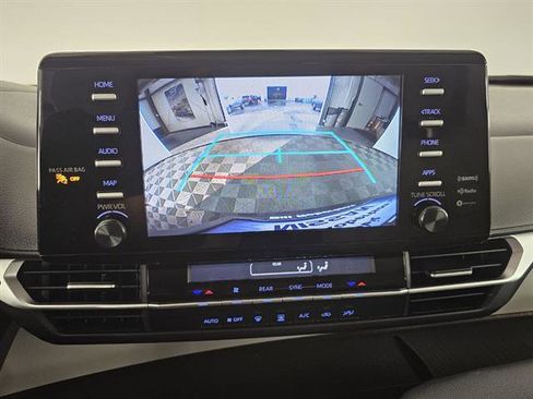 Used 2023 Toyota Sienna LE image 38