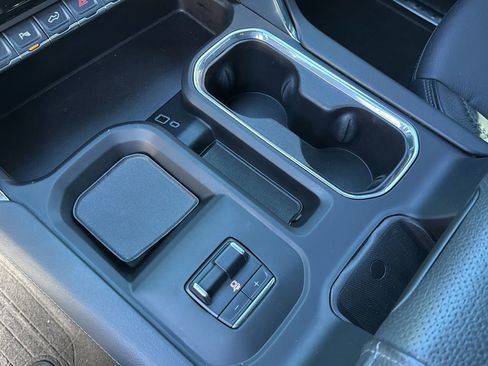 Used 2024 GMC Sierra 2500 Denali w/ Denali Reserve Package image 34