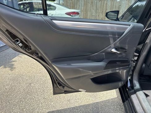 Used 2019 Lexus ES 350 F Sport w/ Accessory Package 2 FWD image 14