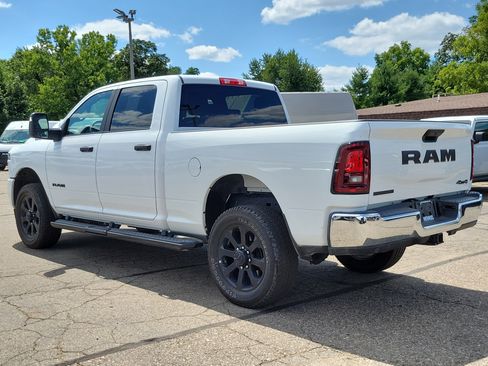 Used 2025 RAM 2500 Big Horn AWD/4WD image 3