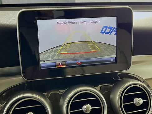 Used 2018 Mercedes-Benz GLC 300 4MATIC image 16