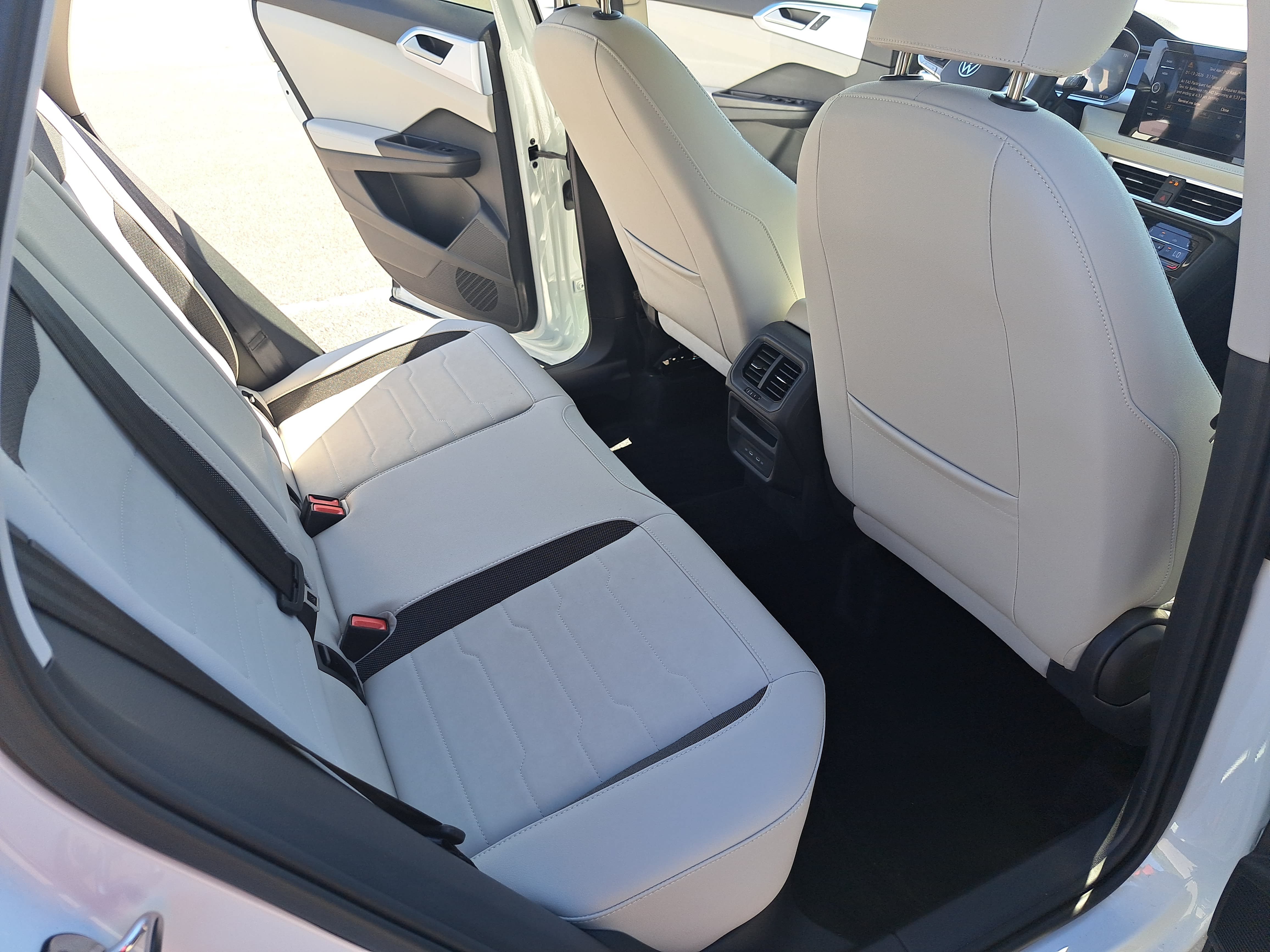 Certified 2026 Volkswagen Taos SE AWD/4WD image 11