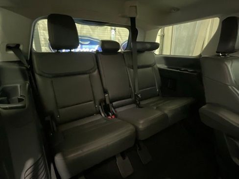 Used 2025 Ford Expedition Active RWD image 13
