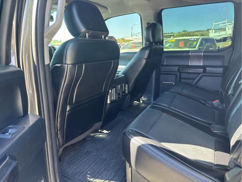 Used 2017 Ford F250 Lariat w/ Chrome Package image 9