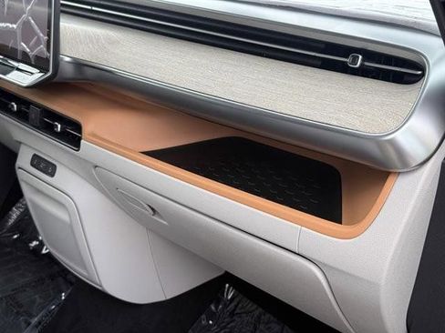 New 2025 Volkswagen ID. Buzz 1st Edition image 27