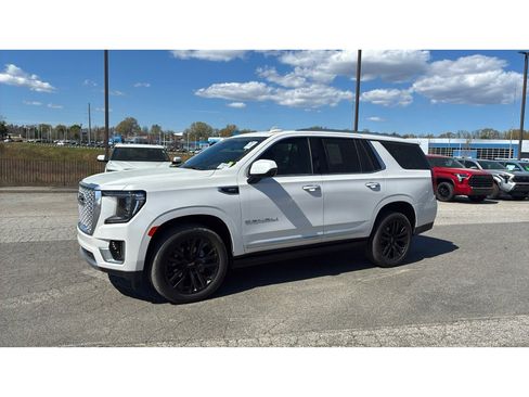 Used 2022 GMC Yukon Denali image 2