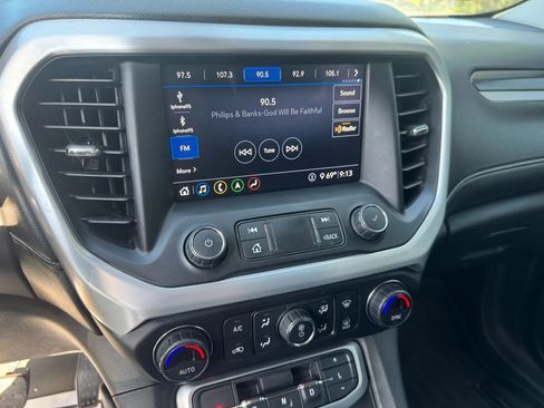 Used 2020 GMC Acadia SLT FWD image 21