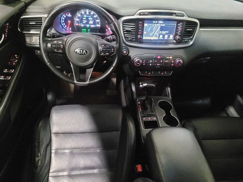 Used 2017 Kia Sorento SX image 22