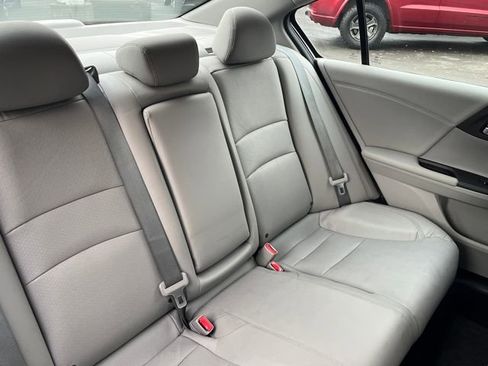 Certified 2017 Honda Accord EX-L image 22