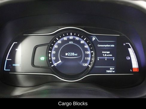 Used 2021 Hyundai Kona Limited w/ Cargo Package FWD image 13