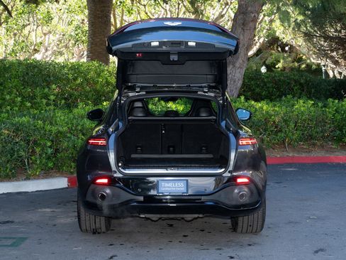 Used 2021 Aston Martin DBX image 7