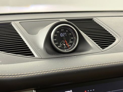 Used 2018 Porsche Macan Turbo image 22